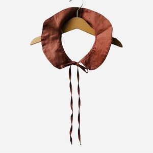 mabo
tie-on collar in linen - dark mauve